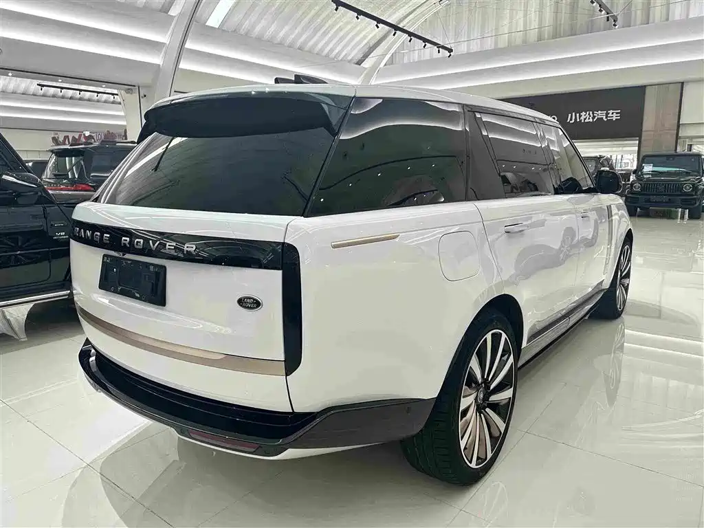 Land Rover Range Rover 2023 — фото 18