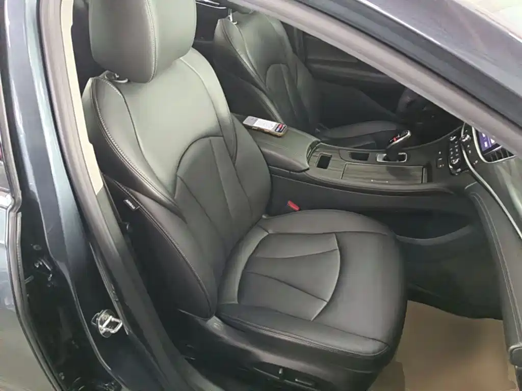 Buick LaCrosse — миниатюра 25