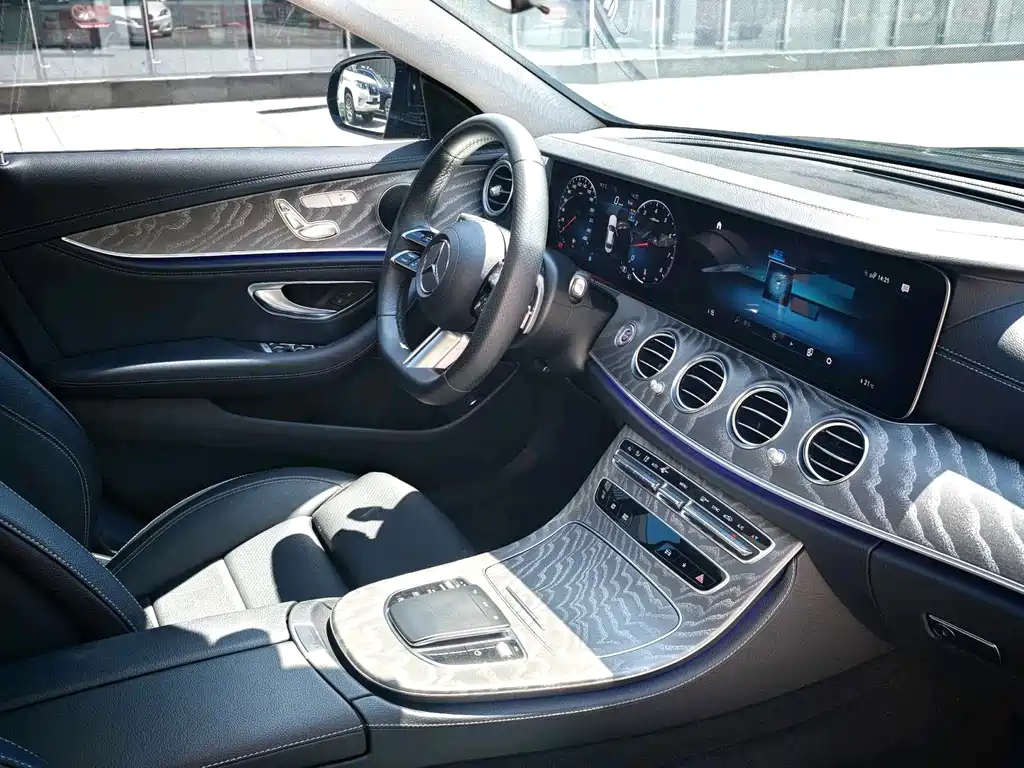 Mercedes-Benz E-Class — миниатюра 5