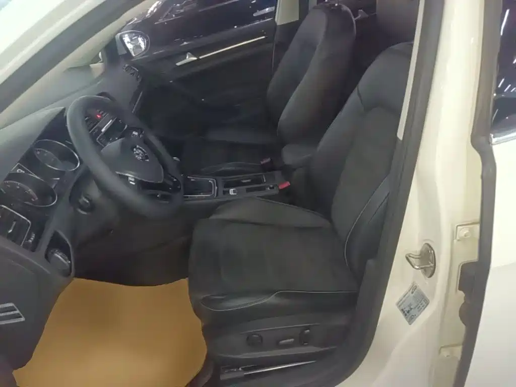 Volkswagen Golf — миниатюра 15
