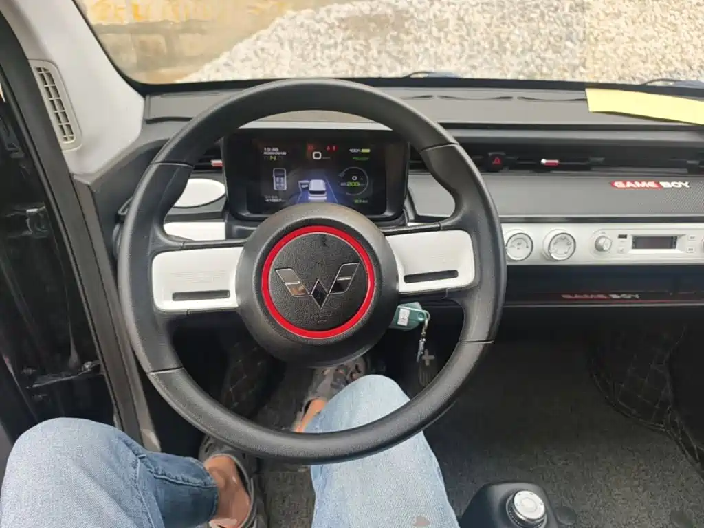 Wuling MINIEV — миниатюра 11