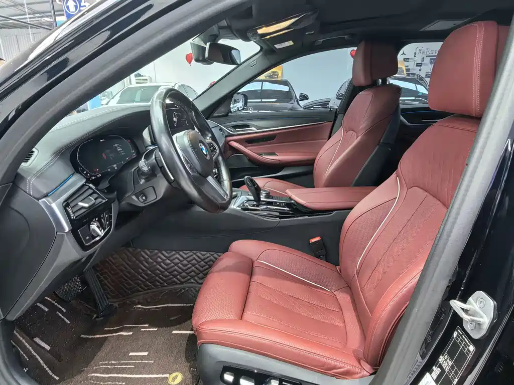 BMW 5 Series — миниатюра 7