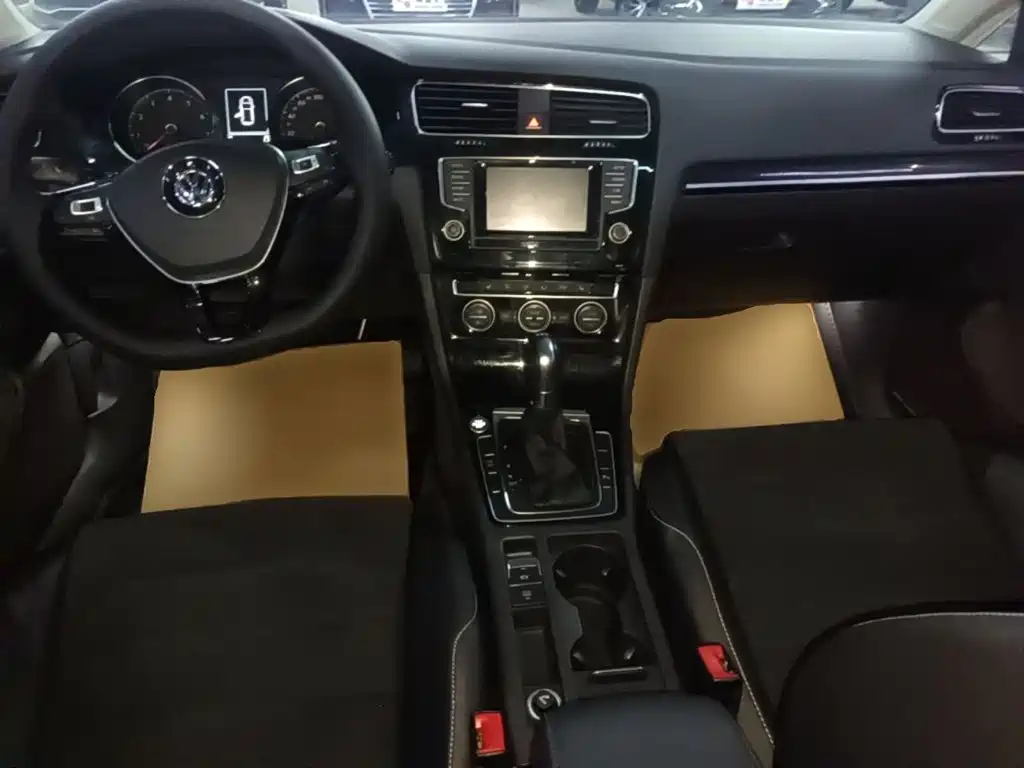 Volkswagen Golf — миниатюра 10