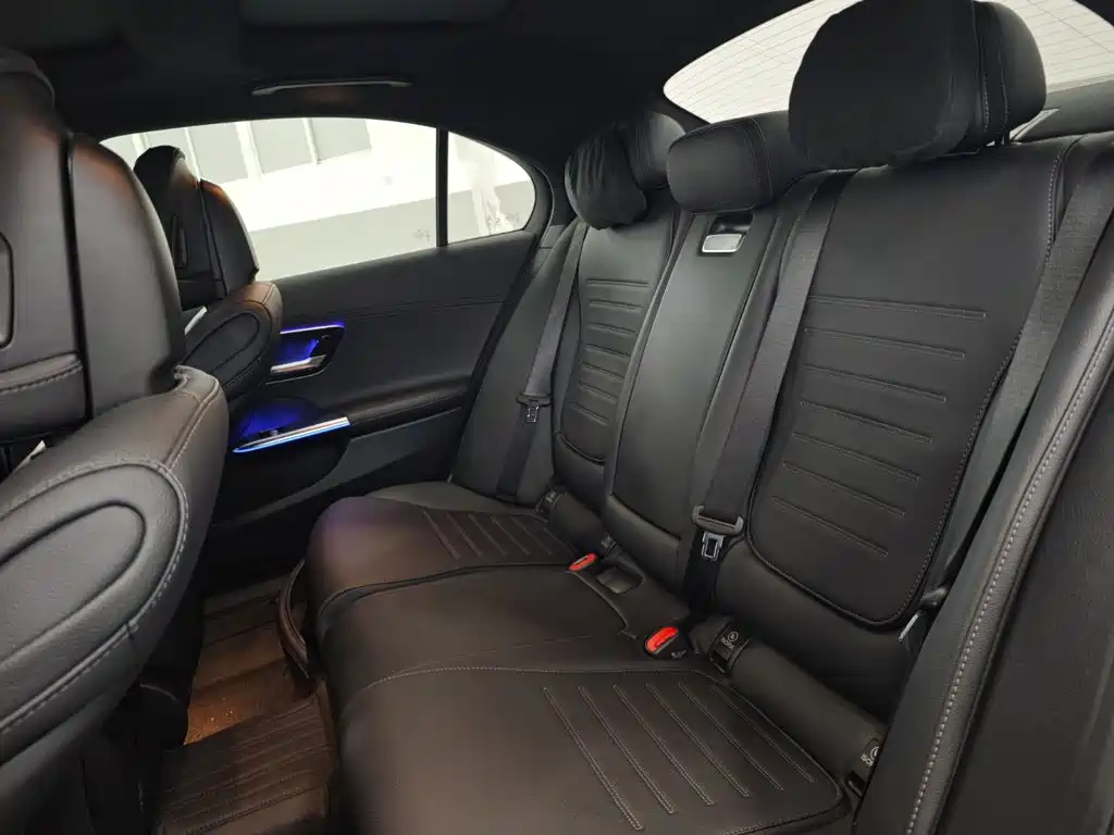 Mercedes-Benz C-Class — миниатюра 14