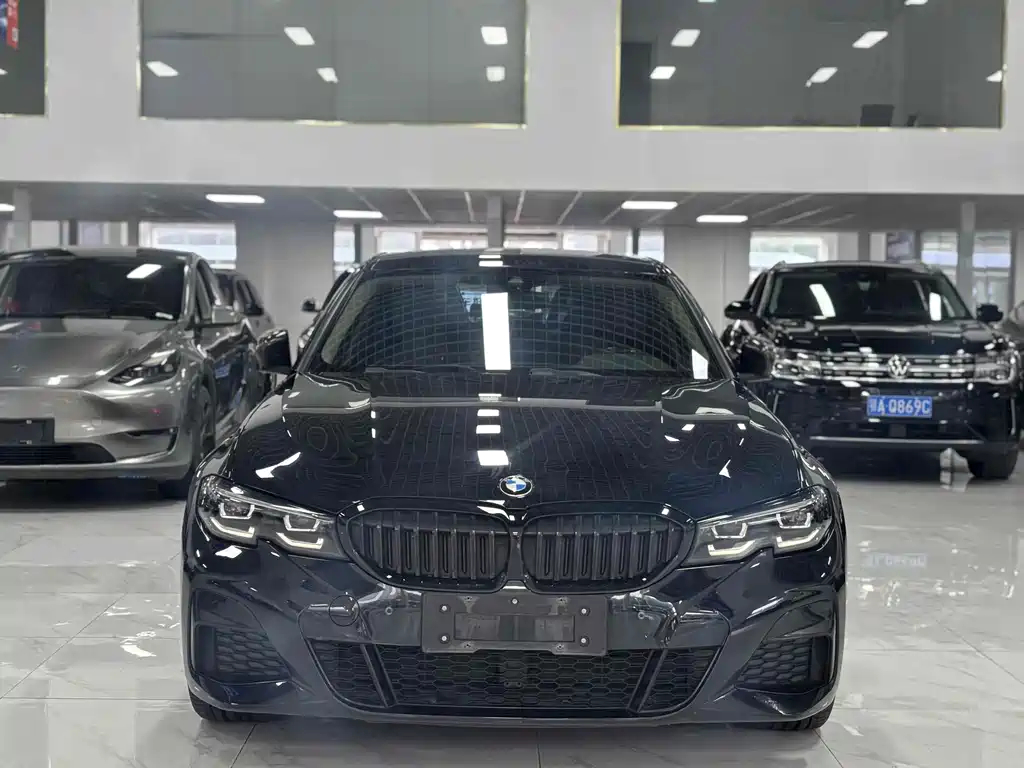 BMW 3 SERIES