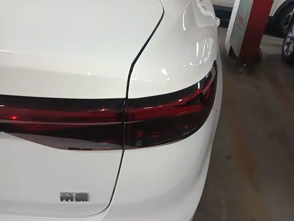 Geely Emgrand — миниатюра 8