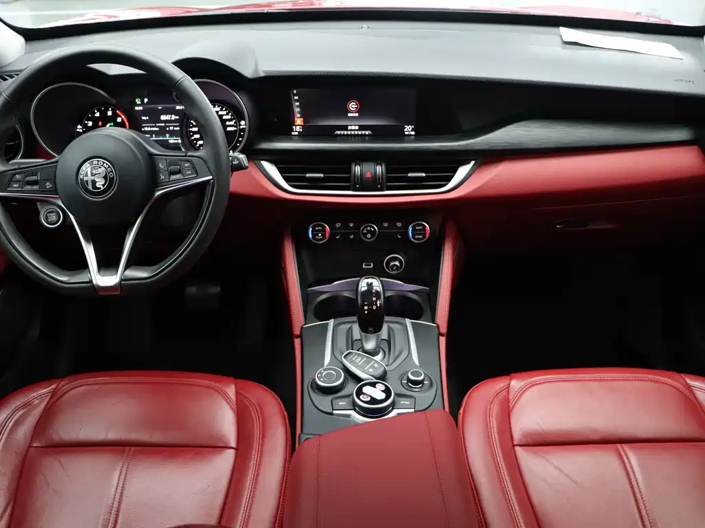 Alfa Romeo Stelvio — миниатюра 12