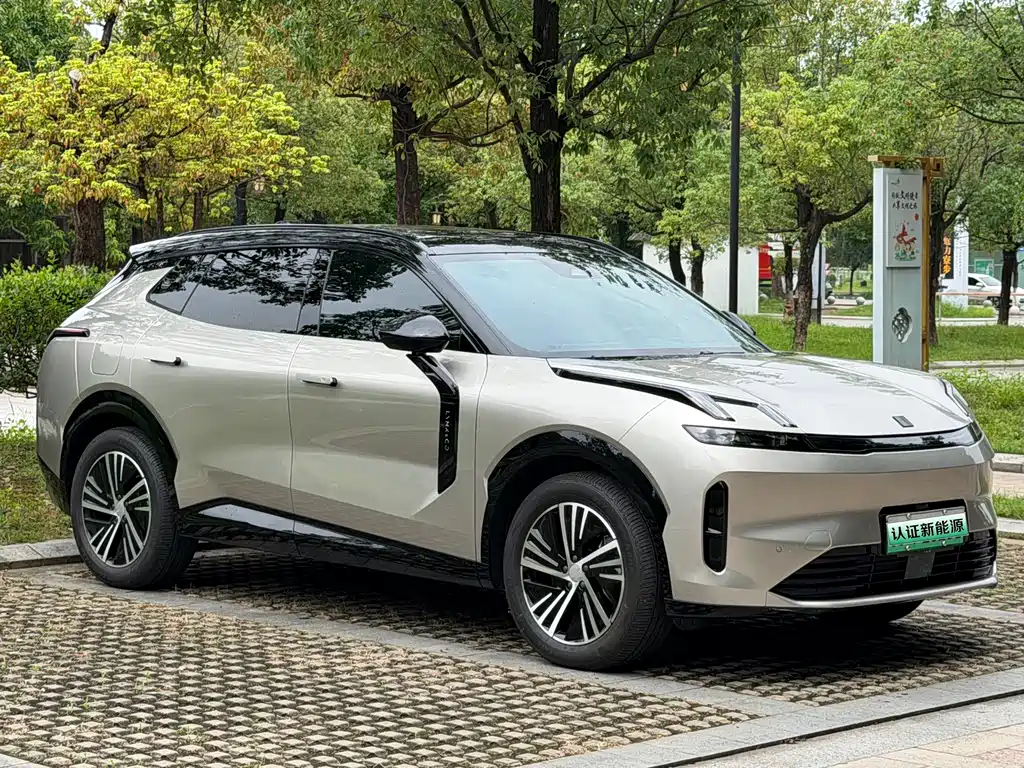 Lynk & Co 08 EM-P 2023 245km Halo