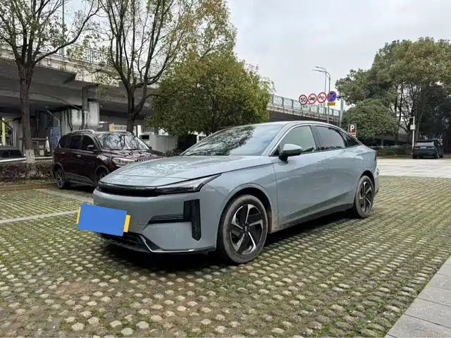 2024 Geely Galaxy L6
