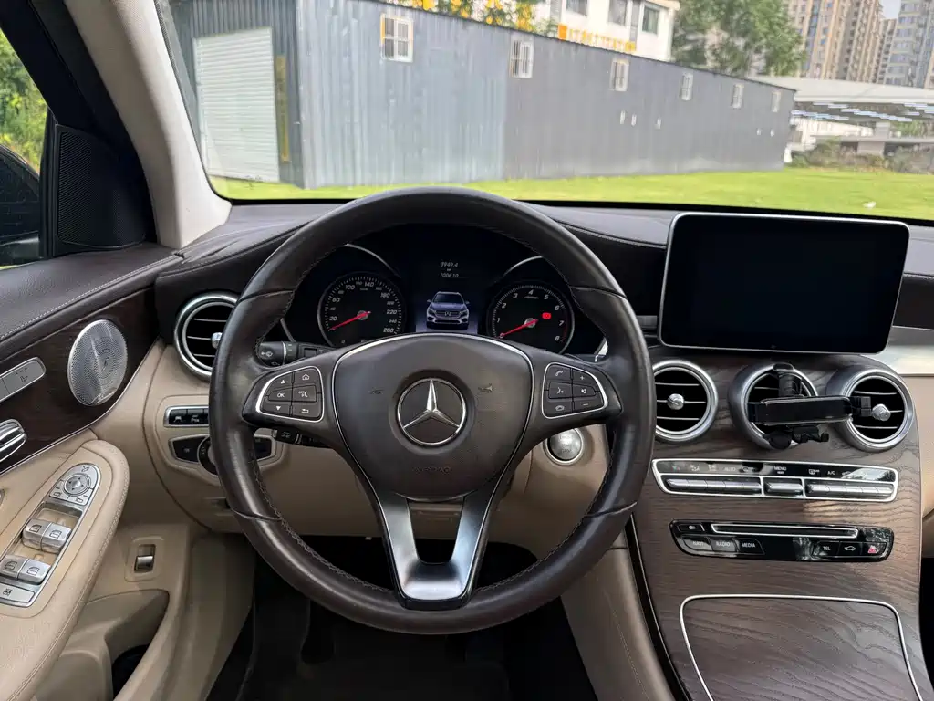 Mercedes-Benz GLC — миниатюра 10