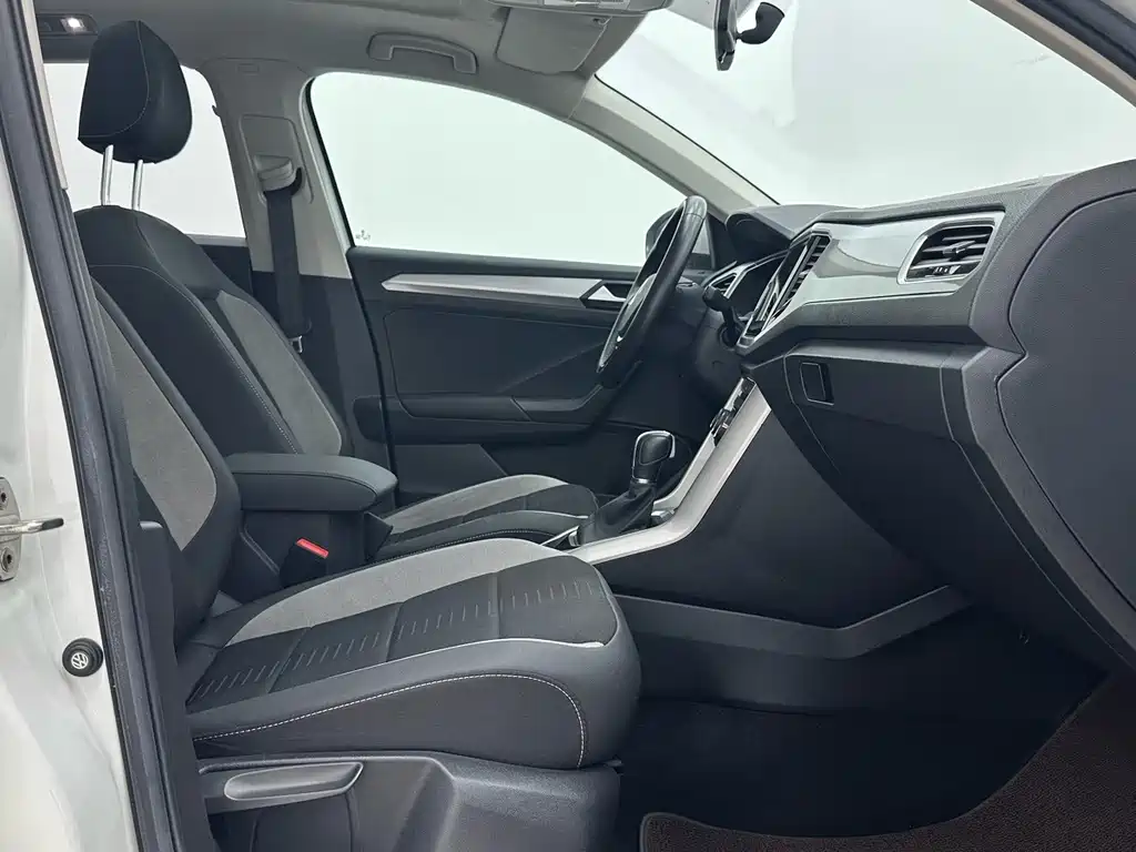 Volkswagen T-Roc — миниатюра 9