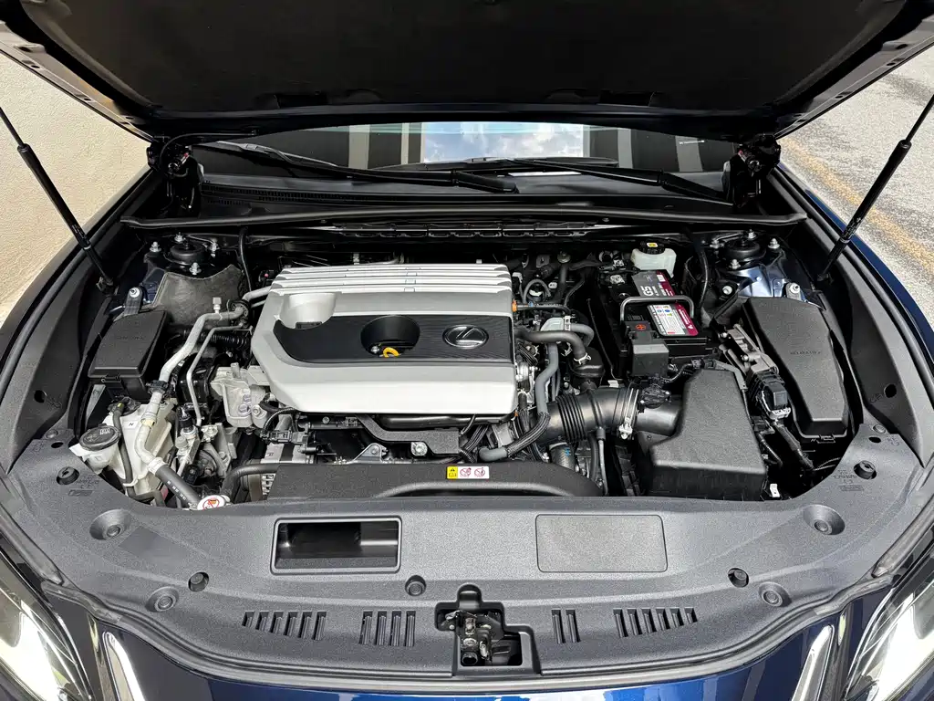 Lexus ES — миниатюра 28