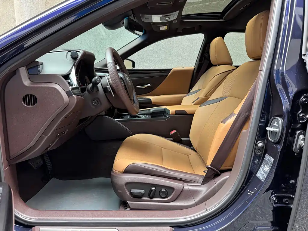 Lexus ES — миниатюра 12
