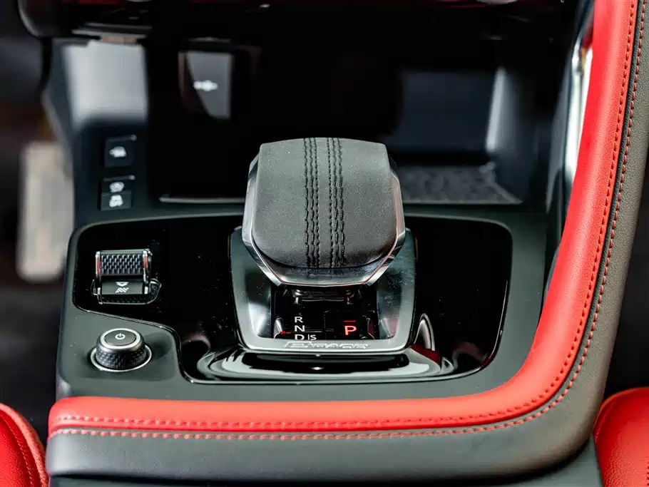 Jaguar E-PACE — миниатюра 14
