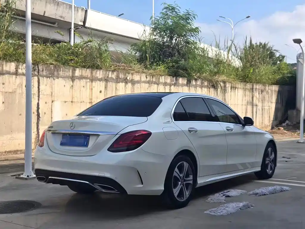 Mercedes-Benz C-Class — миниатюра 3