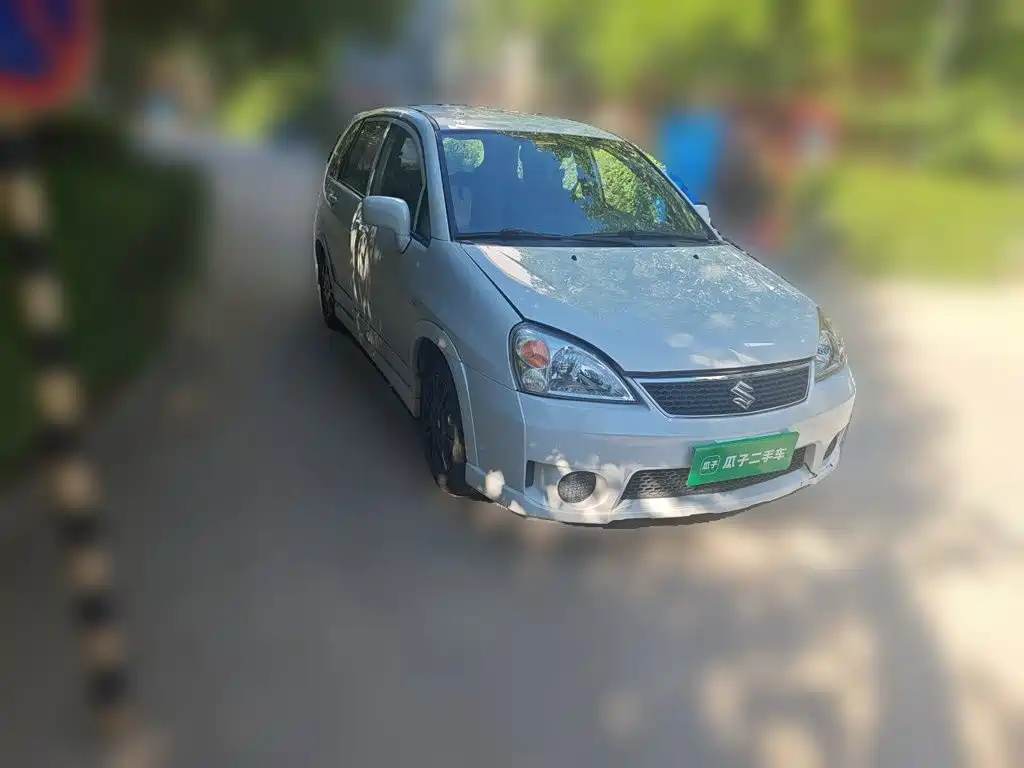 Suzuki Liana — миниатюра 3