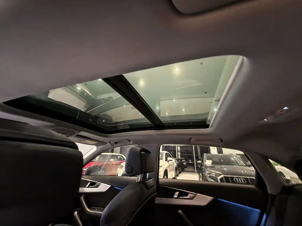 Audi A4L — миниатюра 15