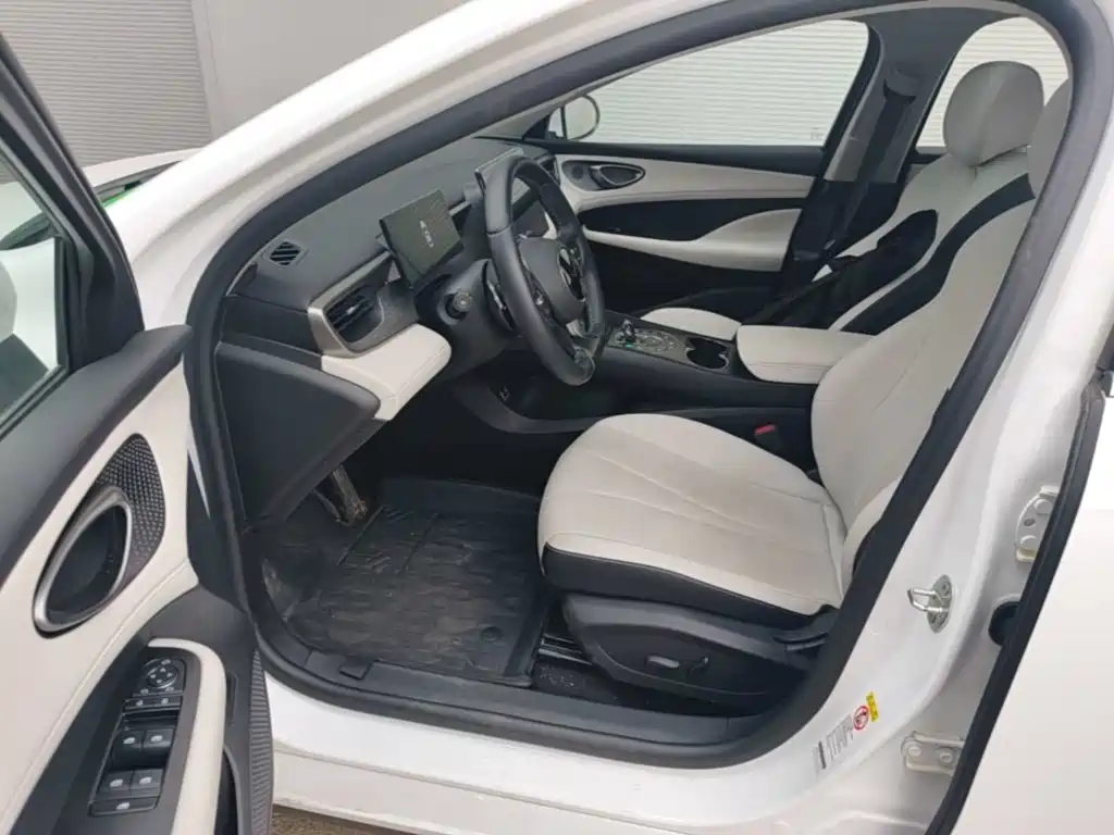 BYD Seal 05 DM-i — миниатюра 16