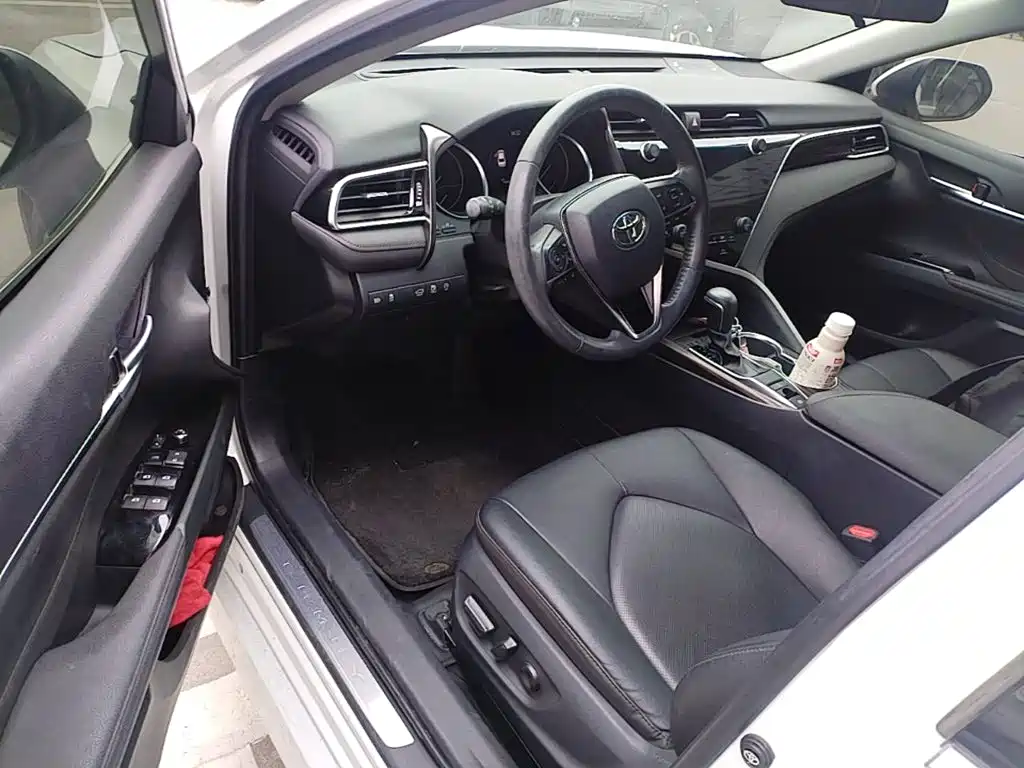Toyota Camry — миниатюра 21