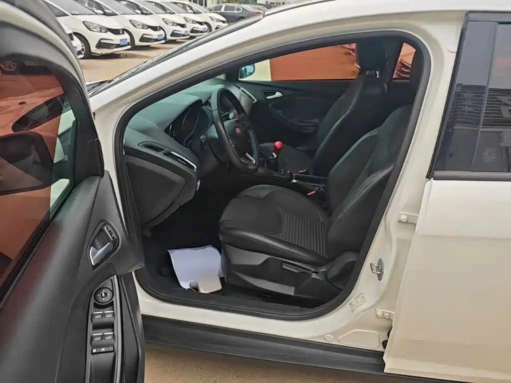 Ford Focus — миниатюра 16