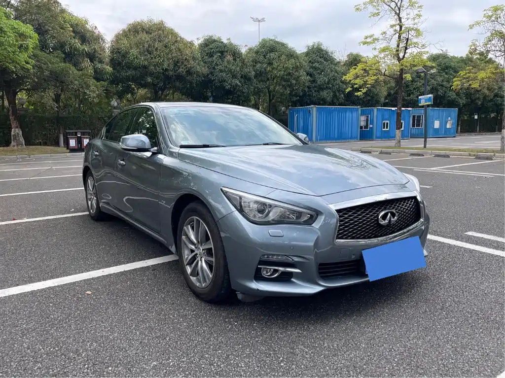 INFINITI Q50L