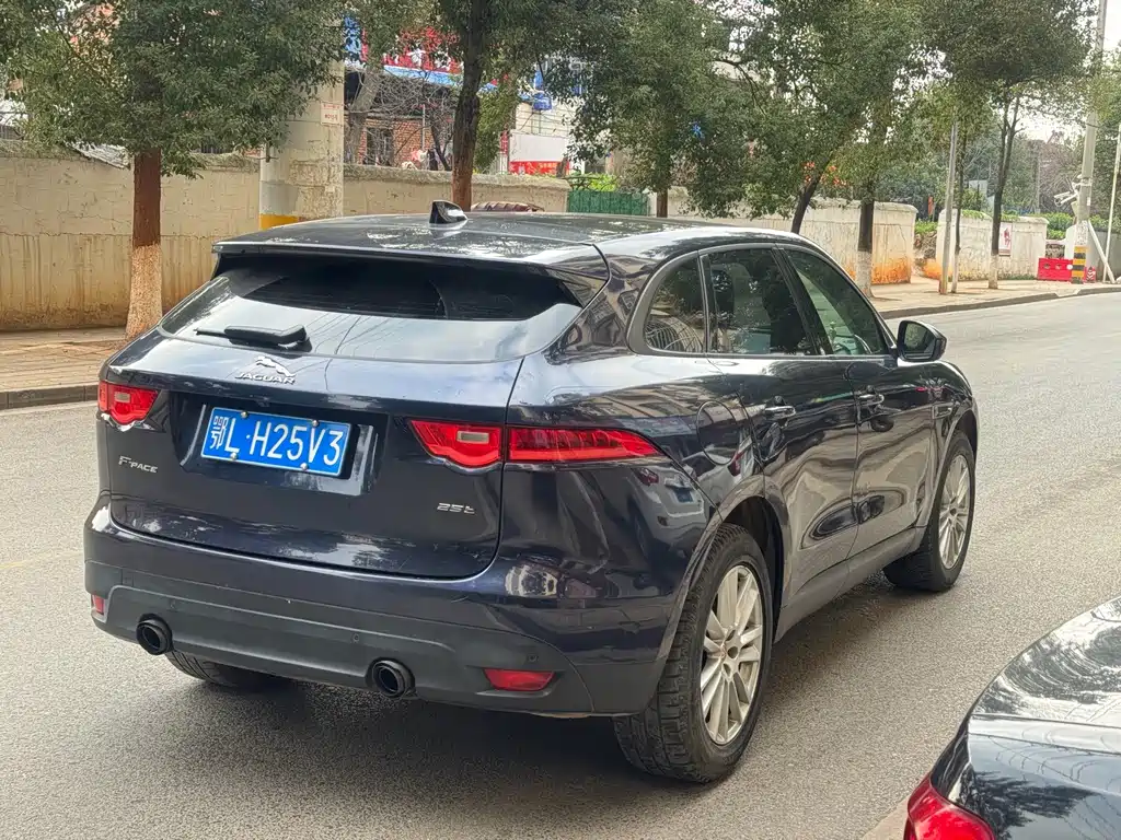 Jaguar F-PACE — миниатюра 15