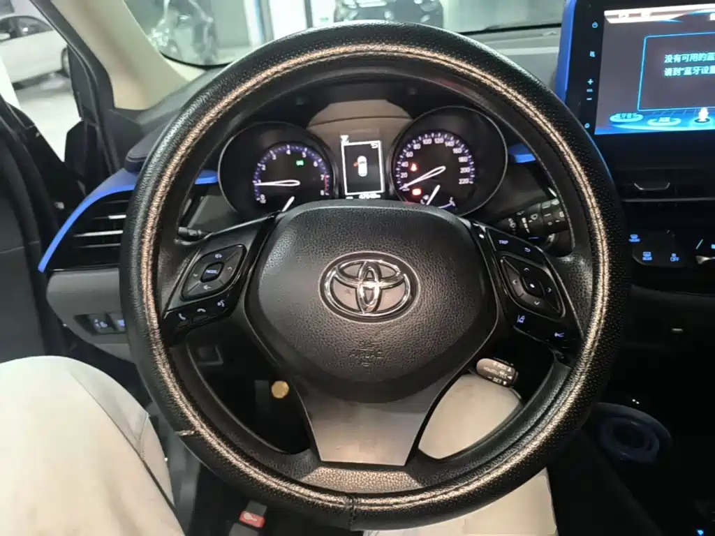 Toyota C-HR — миниатюра 11