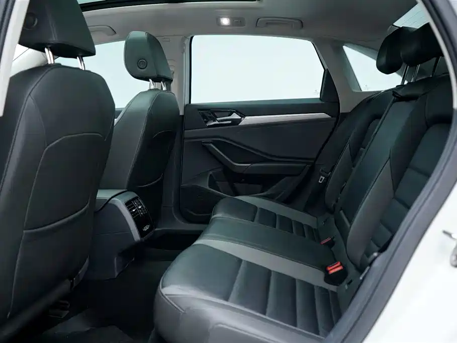 Volkswagen Sagitar 2021 280TSI DSG