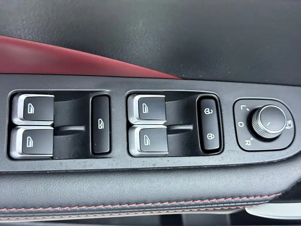 Geely Binyue — миниатюра 16