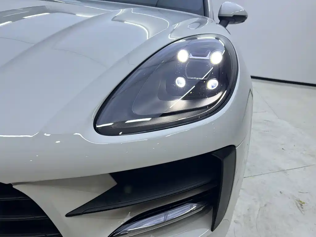 Porsche Macan — миниатюра 7