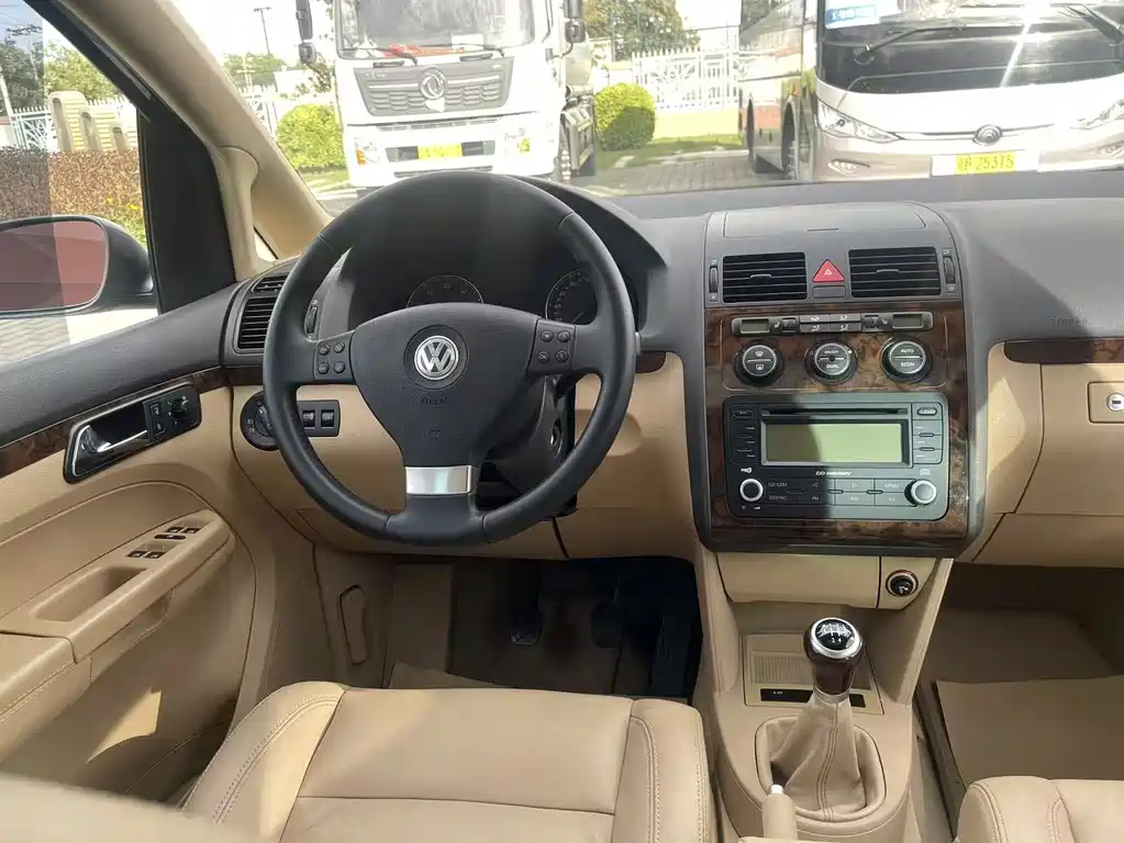 Volkswagen Touran — миниатюра 18