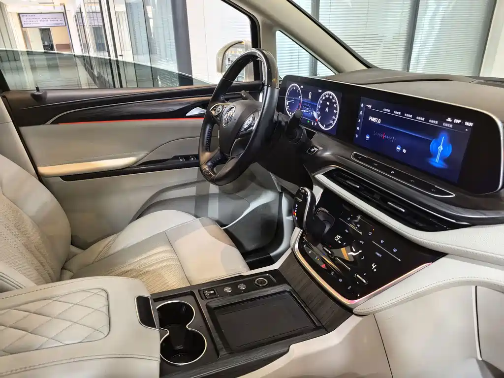 Buick GL8 — миниатюра 12