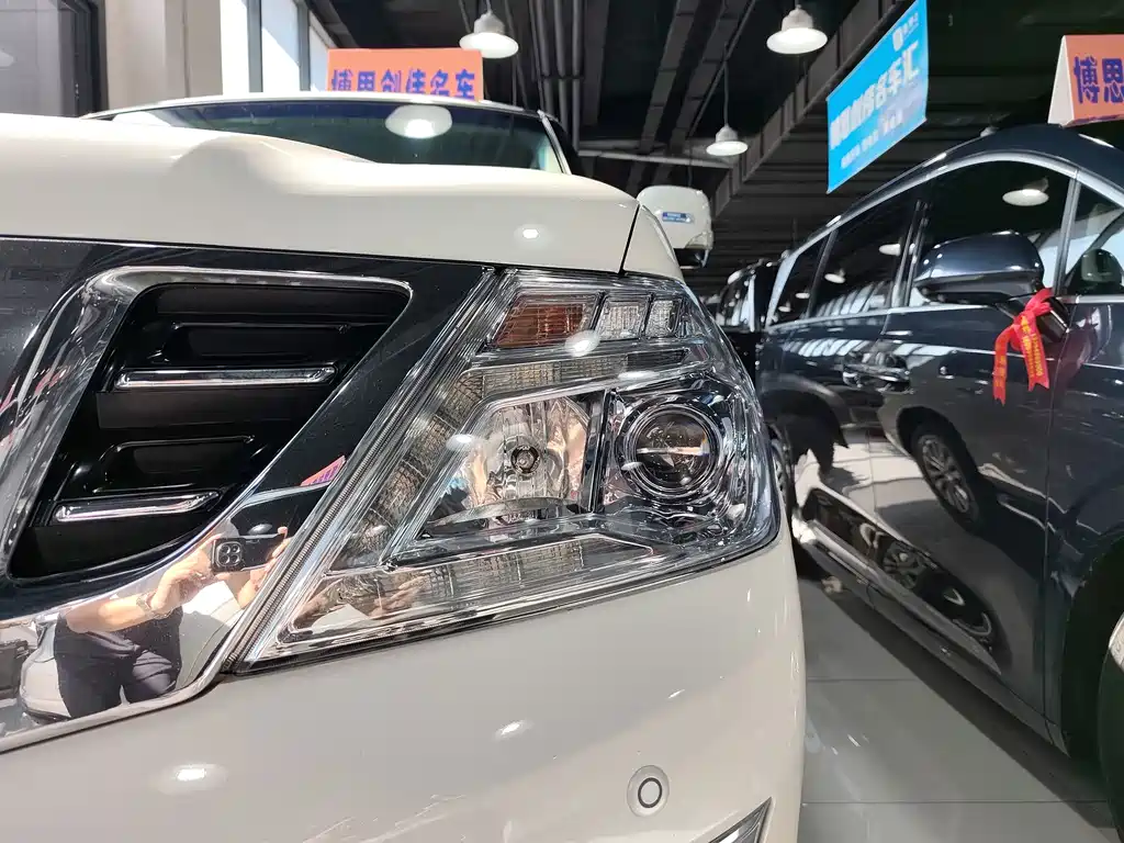 Nissan Patrol — миниатюра 16
