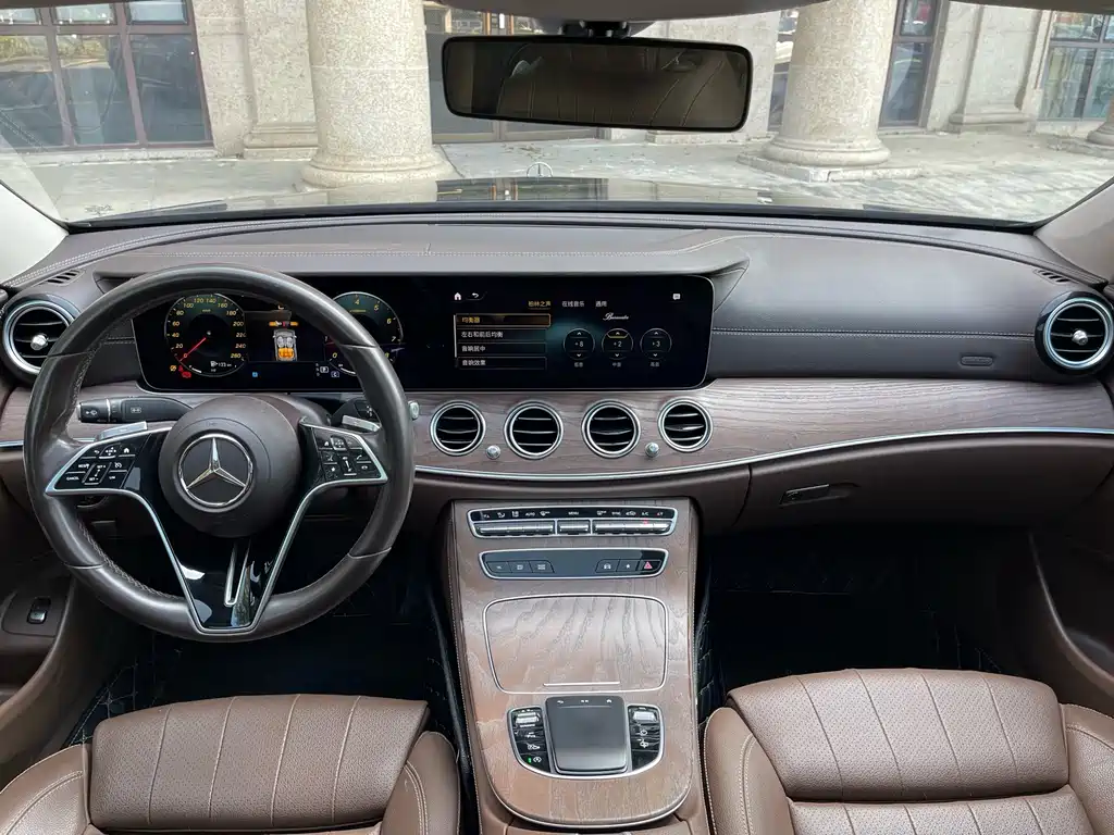 MERCEDES-BENZ E CLASS