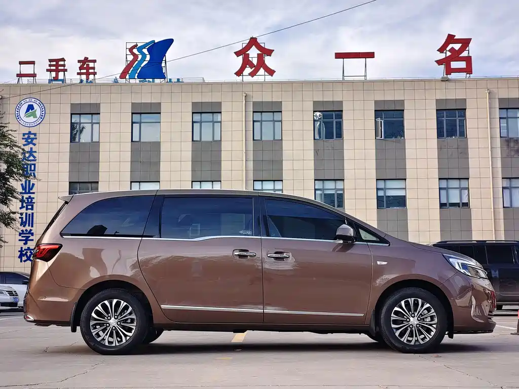 Buick GL8 — миниатюра 4