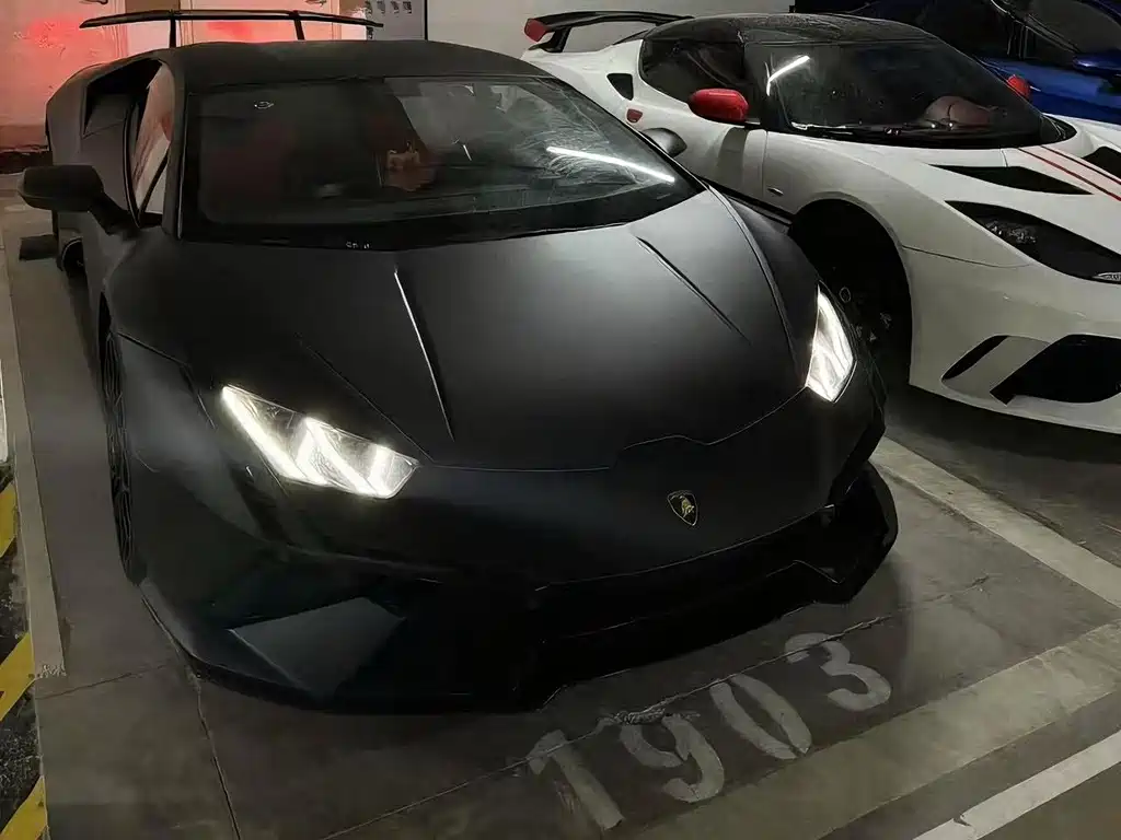 LAMBORGHINI HURACÁN