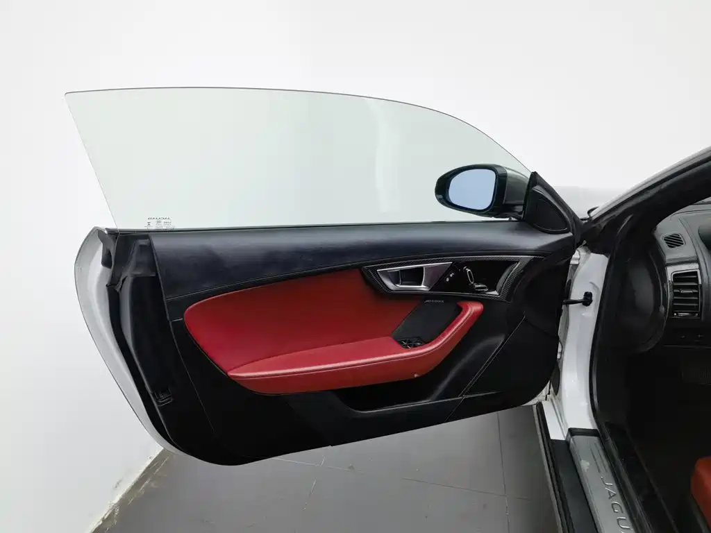 Jaguar F-TYPE — миниатюра 8