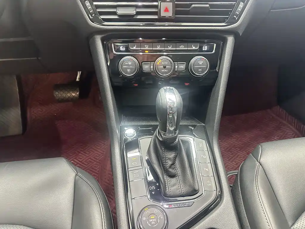 Volkswagen Tharu — миниатюра 10