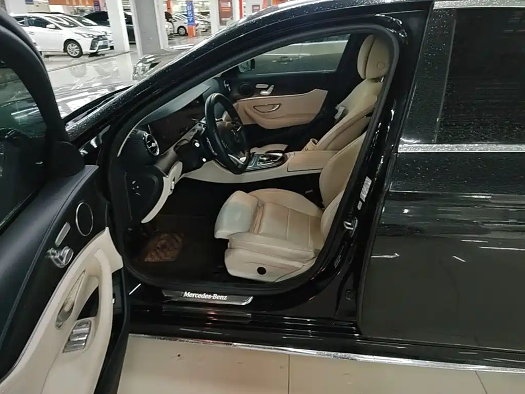 Mercedes-Benz E-Class — миниатюра 15