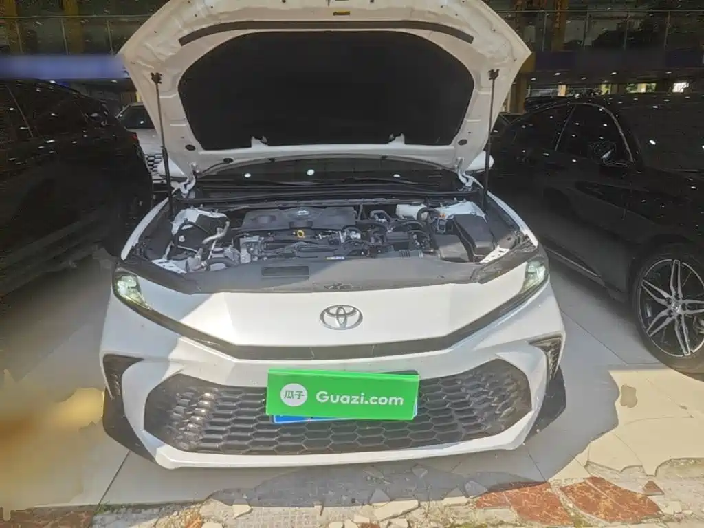 Toyota Camry — миниатюра 20