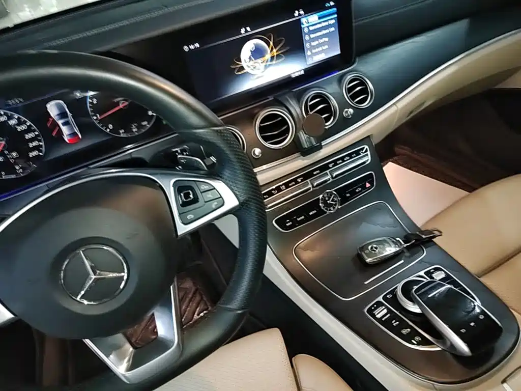 Mercedes-Benz E-Class — миниатюра 14
