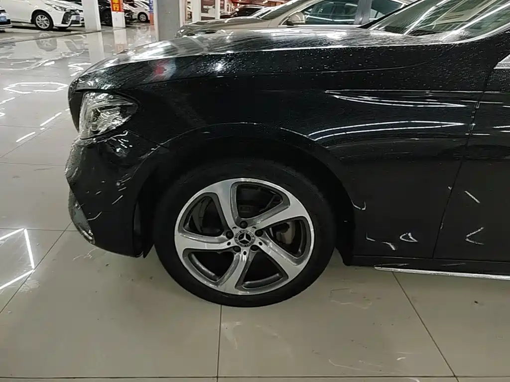 Mercedes-Benz E-Class — миниатюра 23