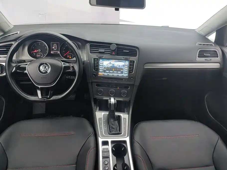Volkswagen Golf — миниатюра 12