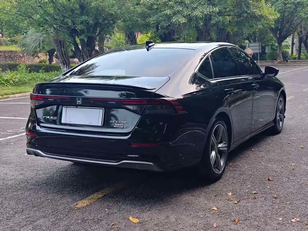 Honda Accord — миниатюра 9