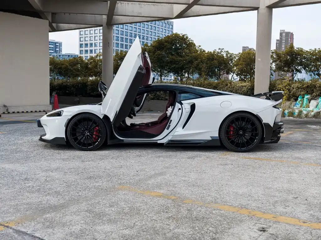 McLaren GT 2023 4.0T