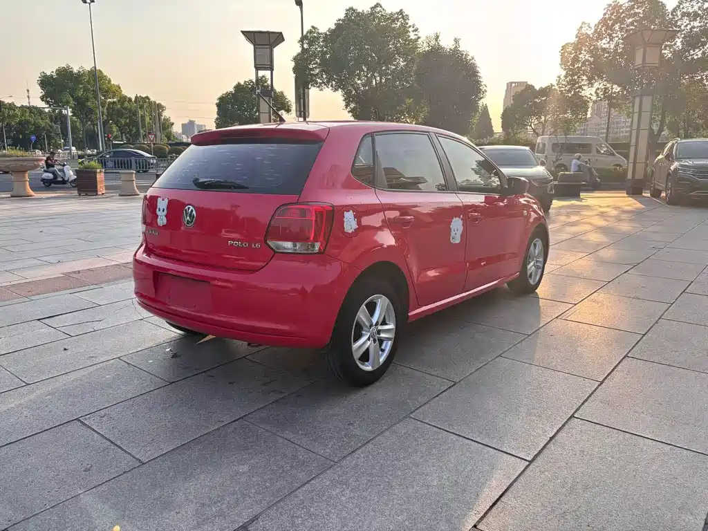 Volkswagen Polo 2011 1.6L AT