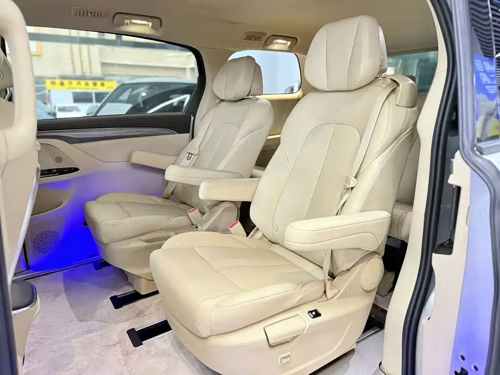 Buick GL8 Hybrid — миниатюра 7