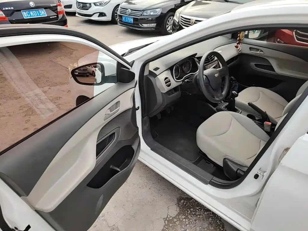 Chevrolet Sail — миниатюра 16