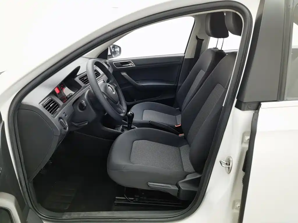 Volkswagen Santana — миниатюра 10