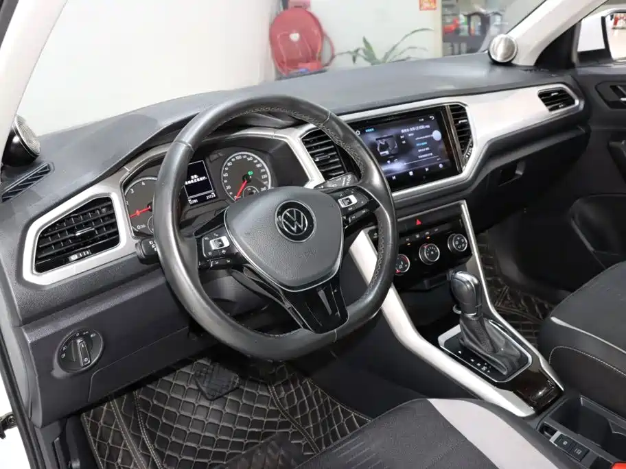 Volkswagen T-Roc — миниатюра 10